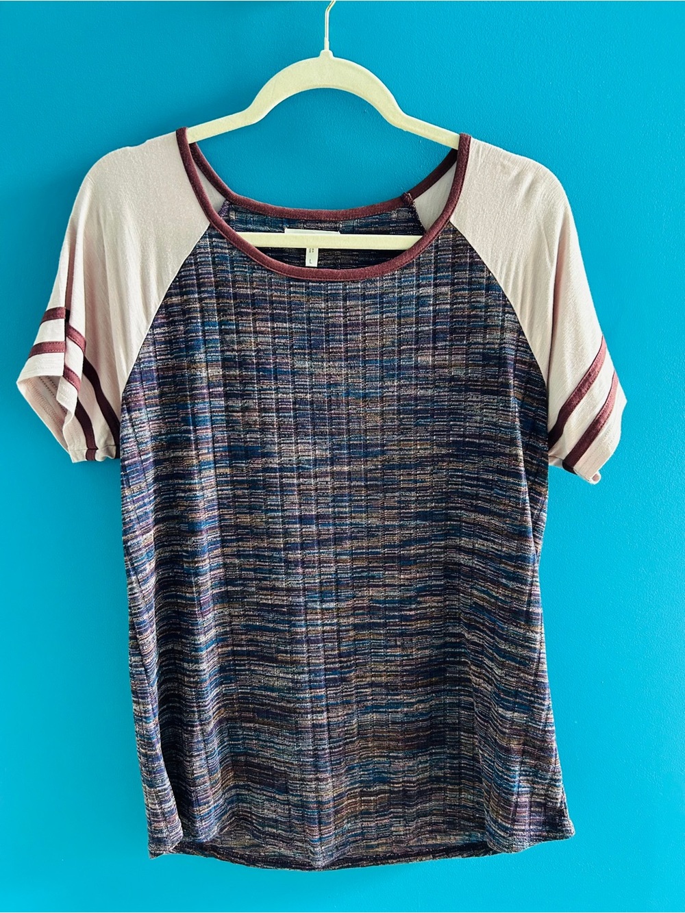 Maurices Multicolor Heathered Raglan Tee with Cream Sleeves
